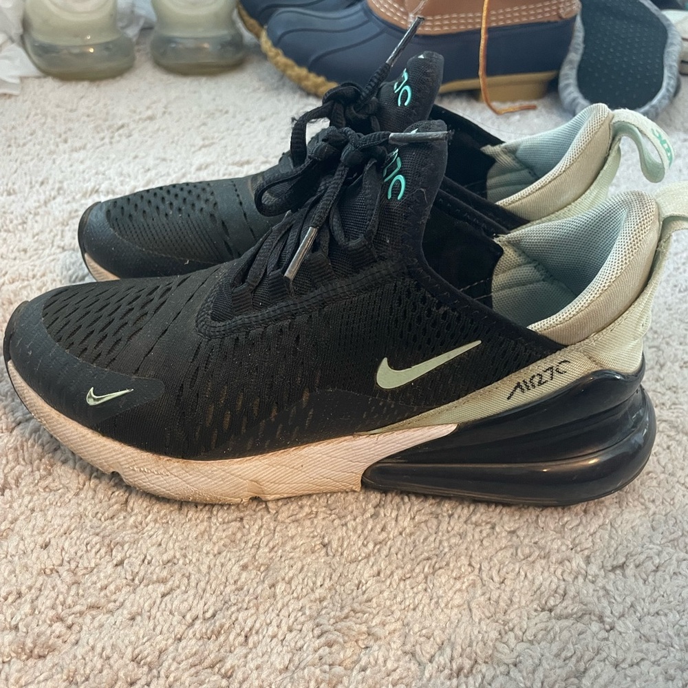 Nike 270 react black and mint green